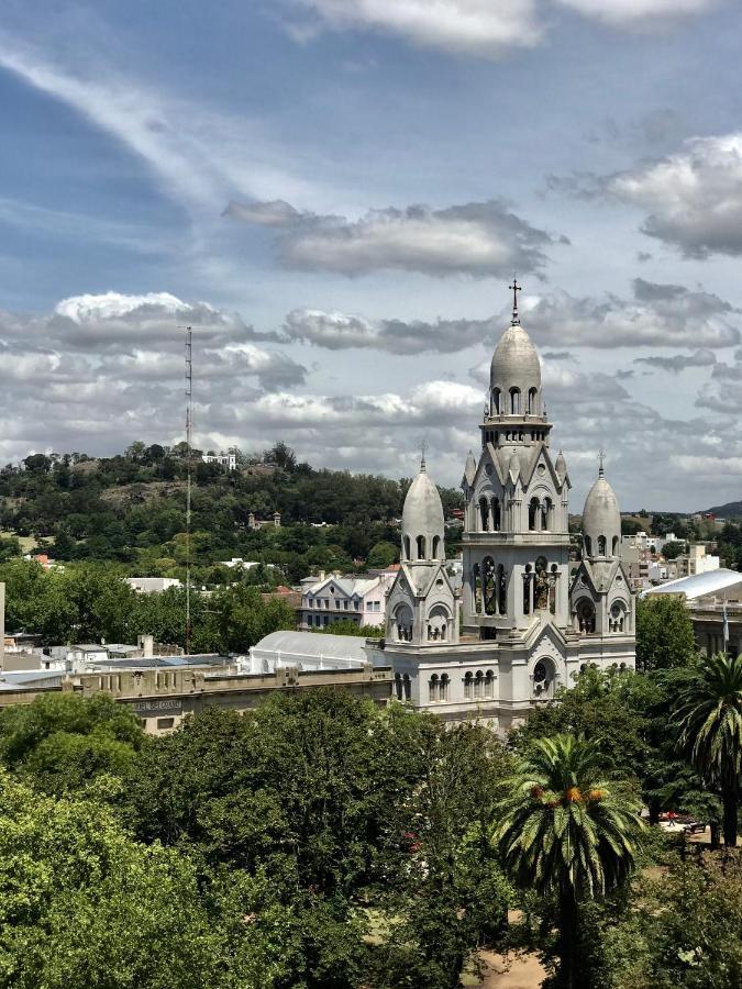 Hotel Dior Tandil Bagian luar foto
