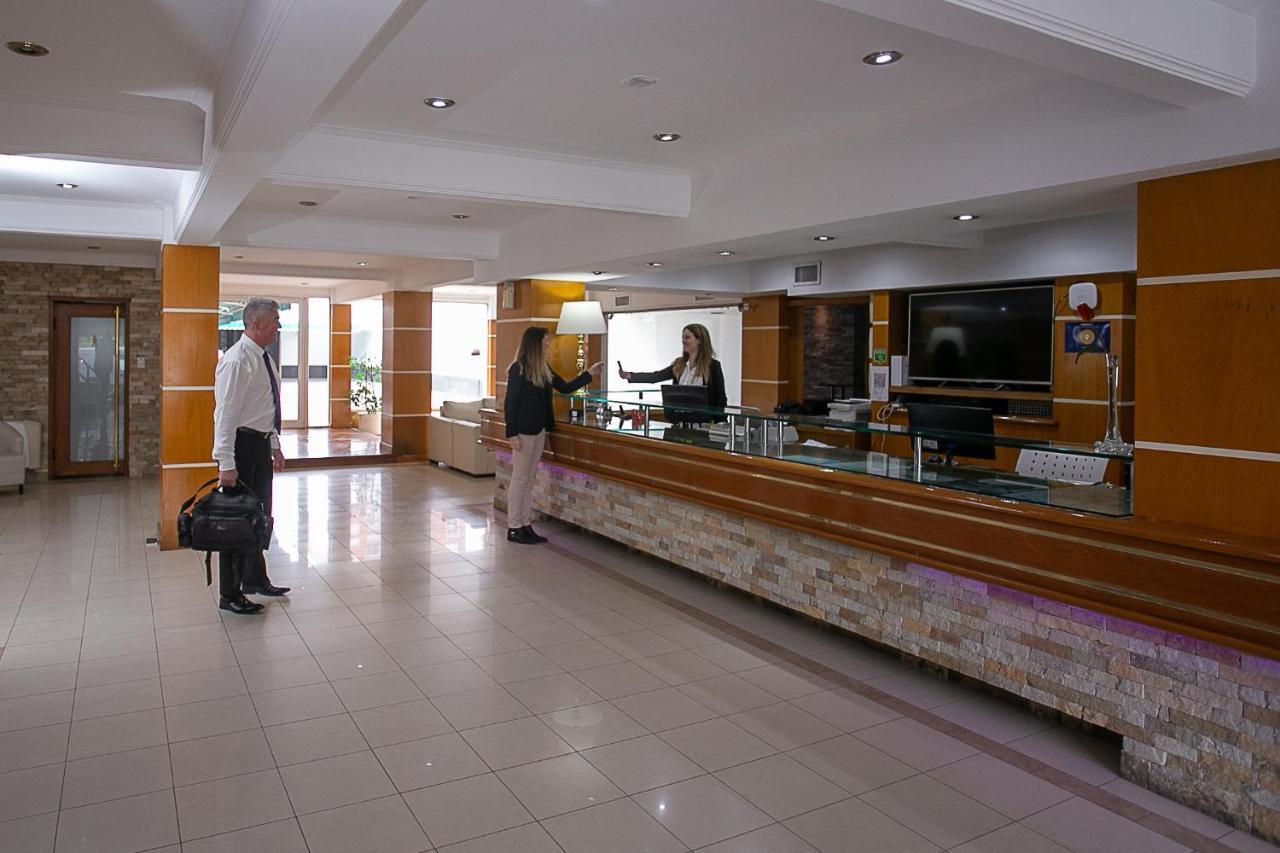 Hotel Dior Tandil Bagian luar foto