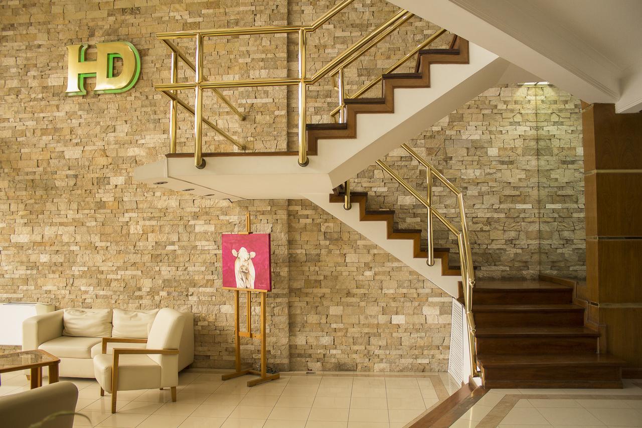 Hotel Dior Tandil Bagian luar foto