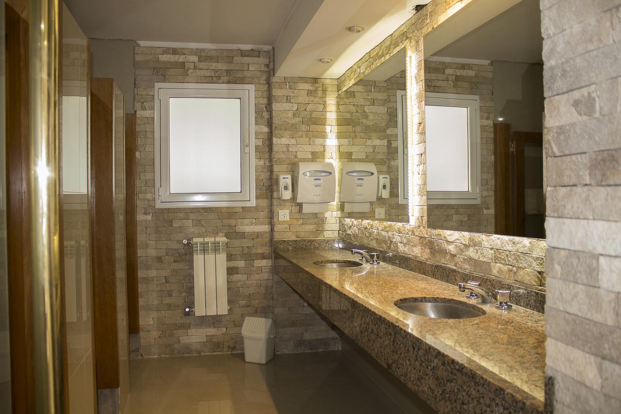 Hotel Dior Tandil Bagian luar foto