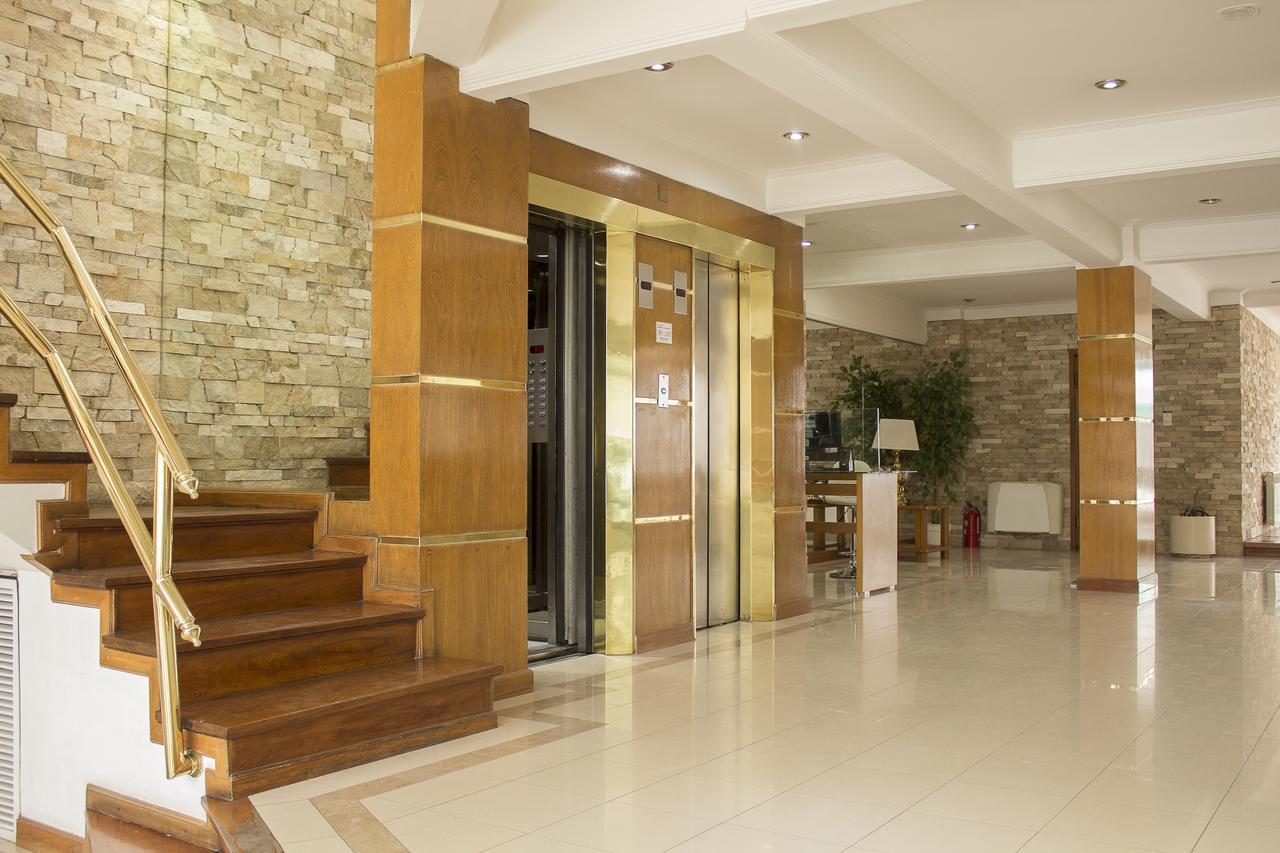 Hotel Dior Tandil Bagian luar foto